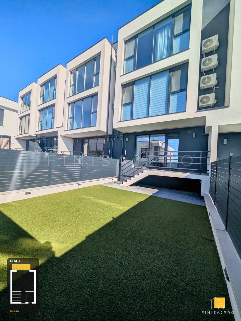 Patio de 17 m² lângă living